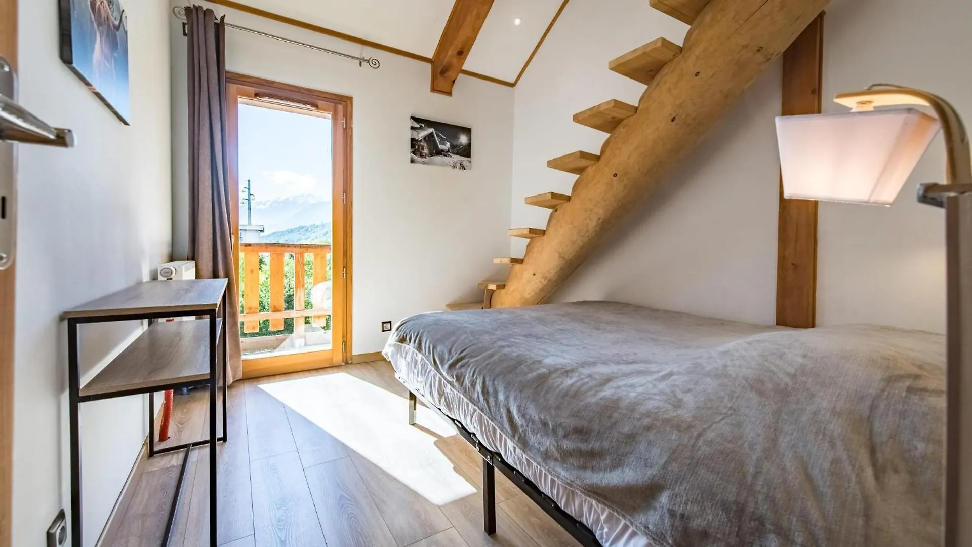 220M Apartment With Terrace For 14 People Saint-Jean-de-Maurienne França