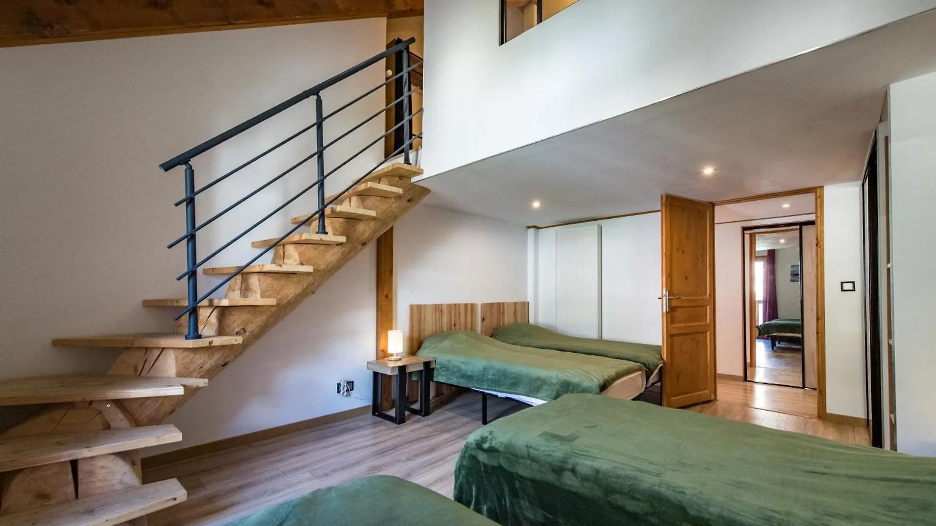 220M Apartment With Terrace For 14 People Saint-Jean-de-Maurienne