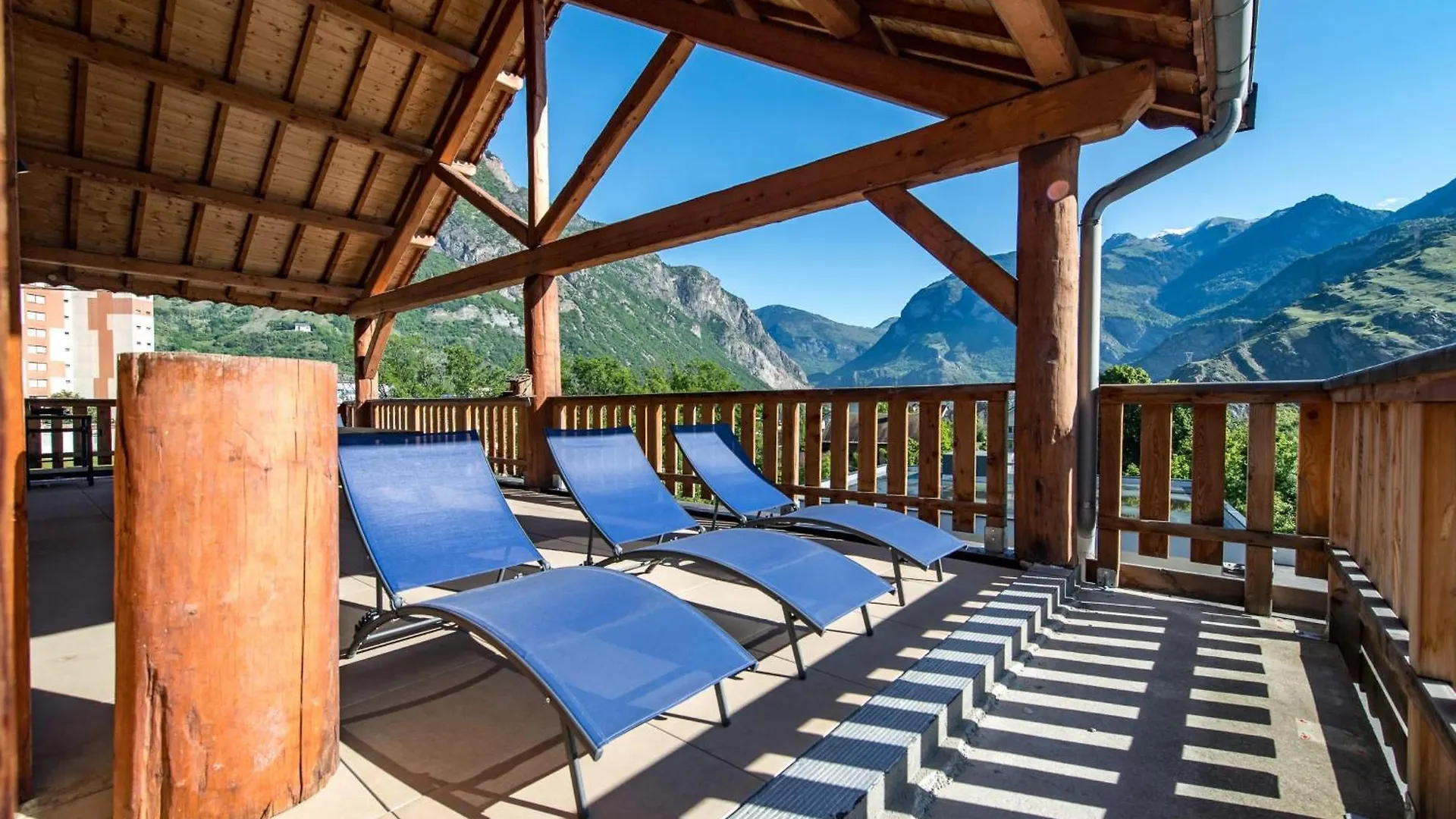 220M Apartment With Terrace For 14 People Saint-Jean-de-Maurienne