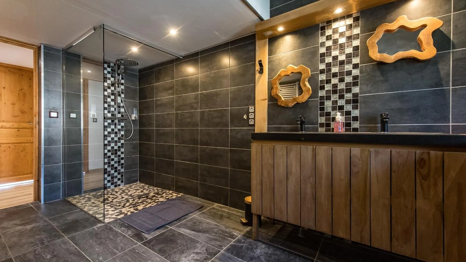 220M Apartment With Terrace For 14 People Saint-Jean-de-Maurienne